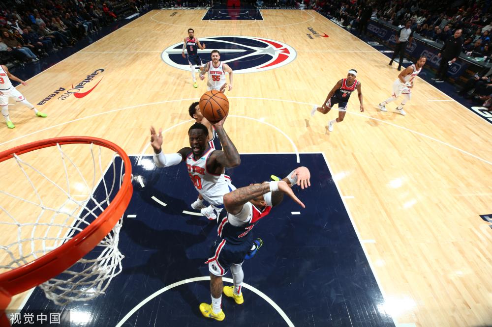 她们多次迫 她们多次迫