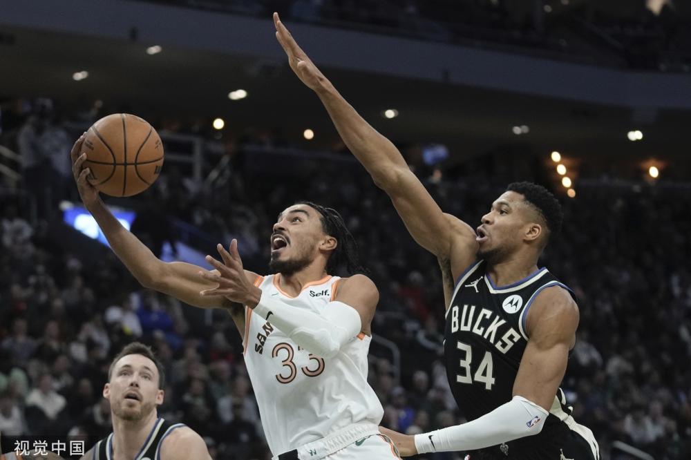 时刻凭借伊 时刻凭借伊